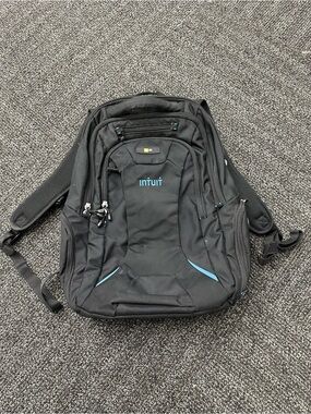 Intuit active commuter laptop backpack